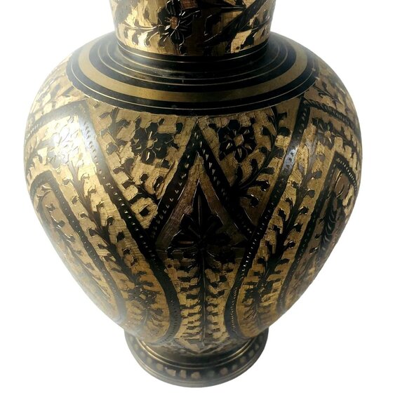 11" Vintage Brass Vase – Hand-Etched Floral Design – Made in India – Black & Gol - Picture 10 of 11